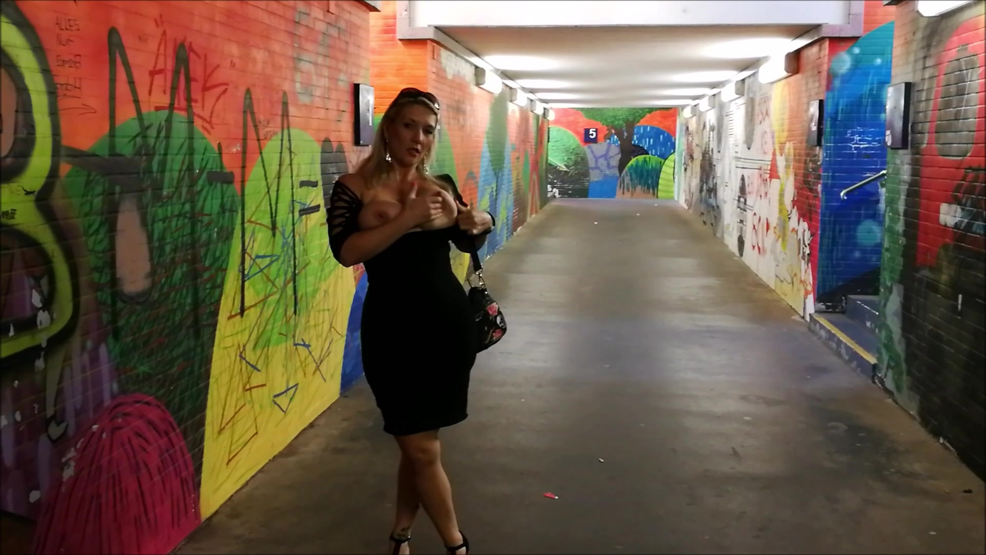 Sandybigboobs Porno Video: Best of public flashes