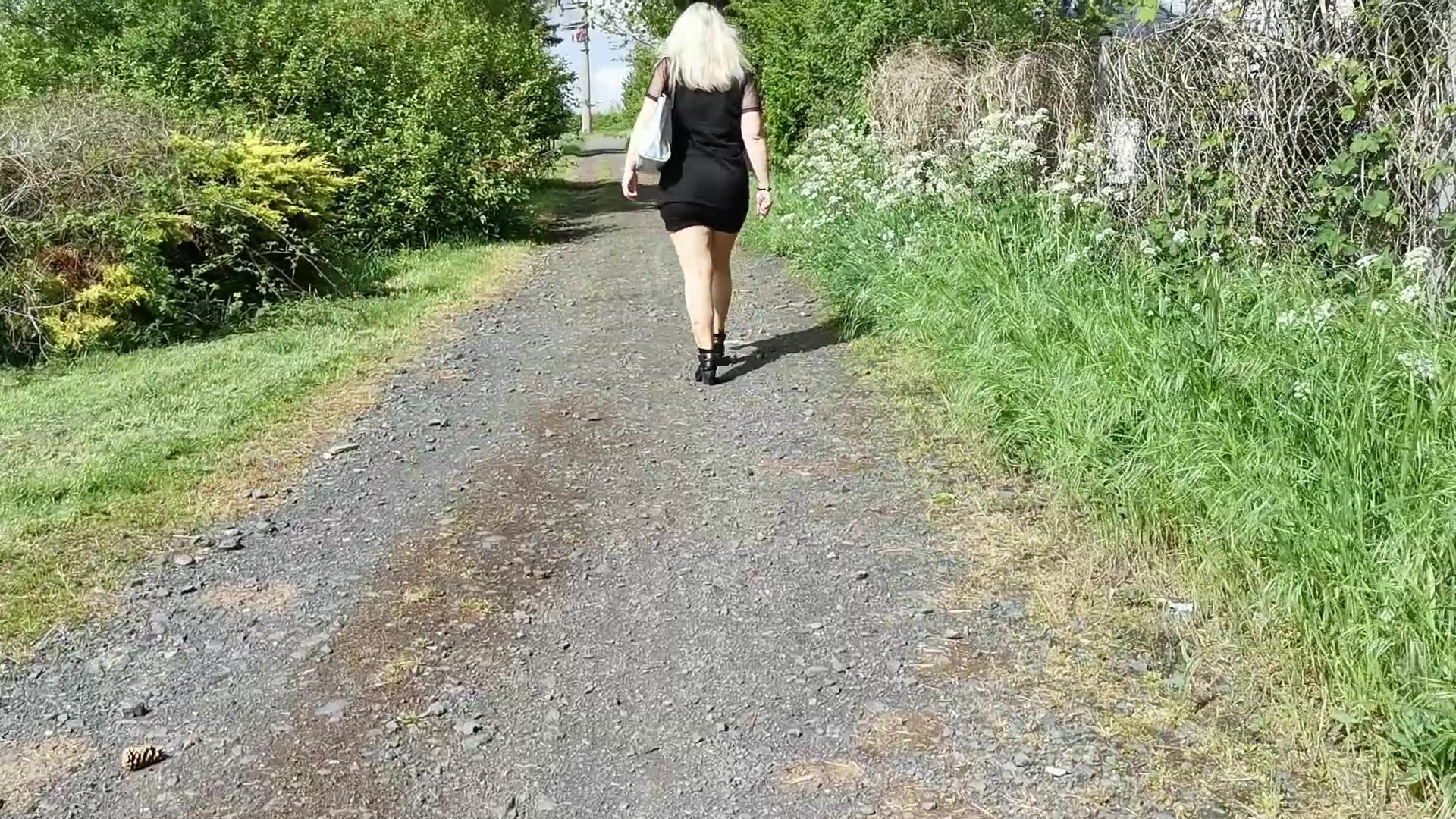 Sandybigboobs Porno Video: Outdoor Nylonfetisch