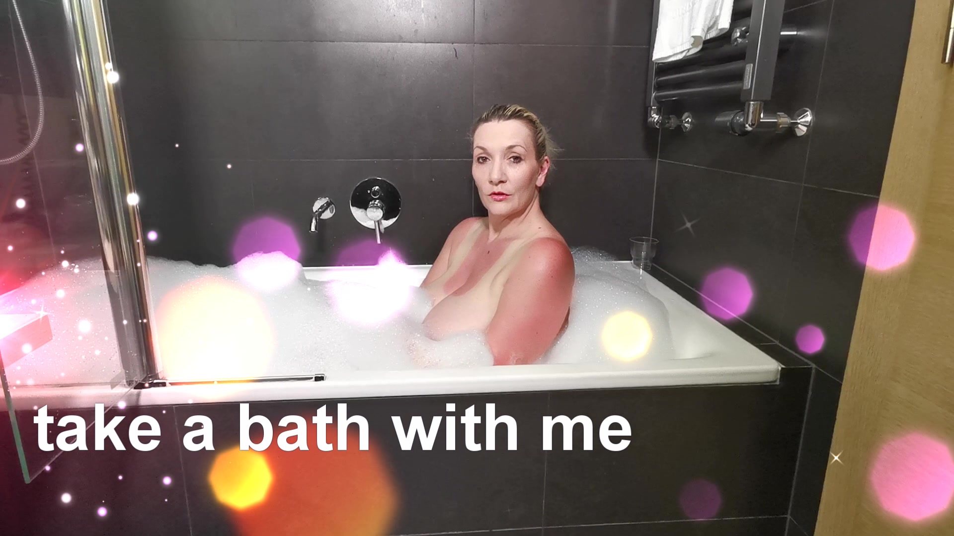 Sandybigboobs Porno Video: take a bath with me